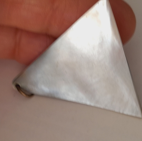 Triangle Abalone Shell Pendant - Picture 5 of 5